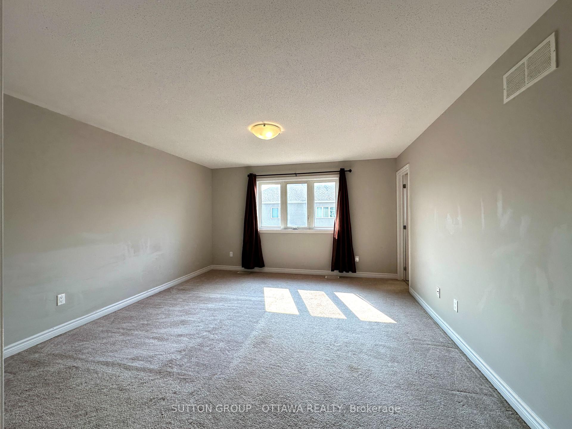 Photo 14 of 2470 Waterlilly Way, Ottawa, Barrhaven - Heritage Park — HOMEH