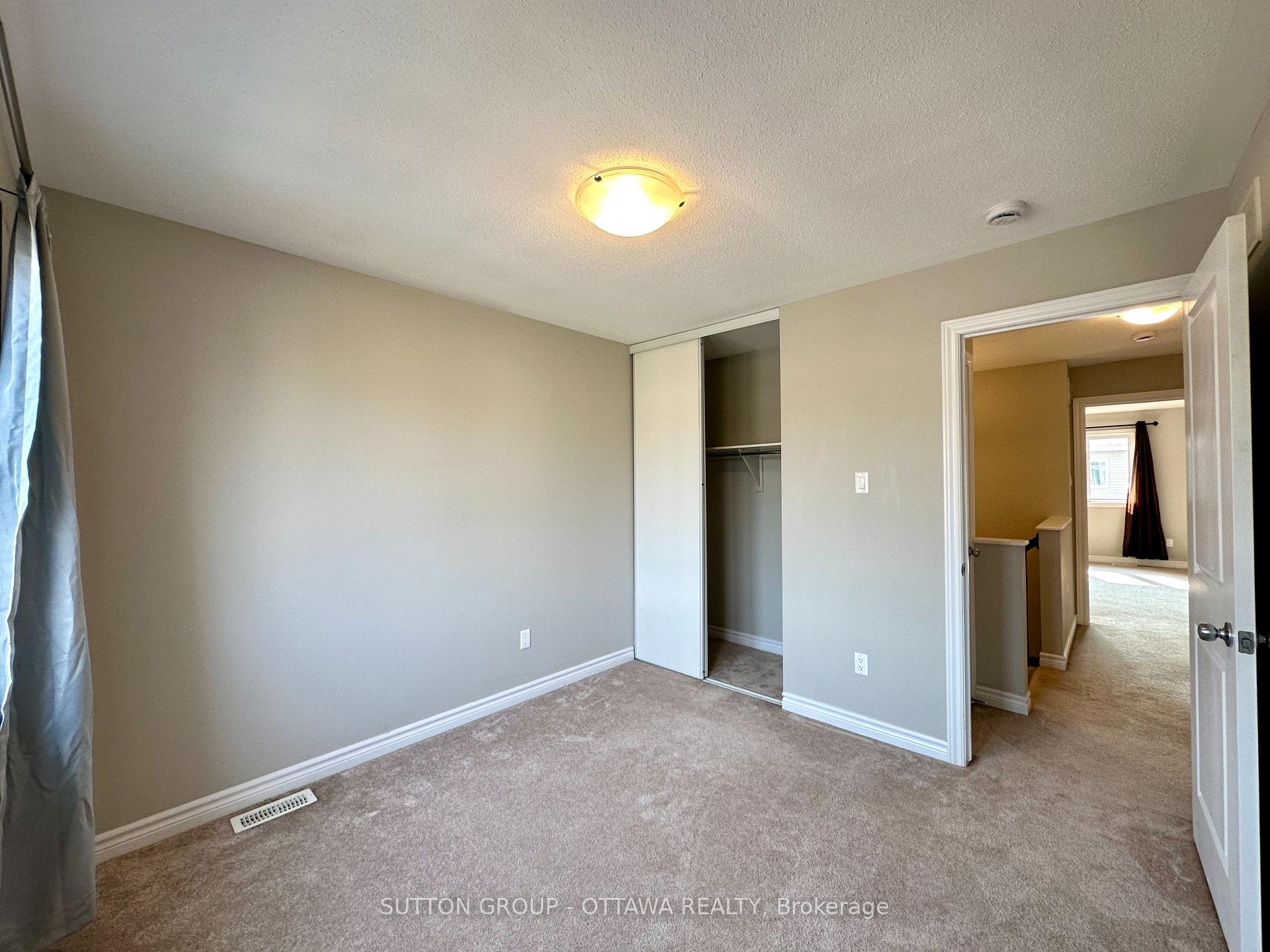 Photo 18 of 2470 Waterlilly Way, Ottawa, Barrhaven - Heritage Park — HOMEH