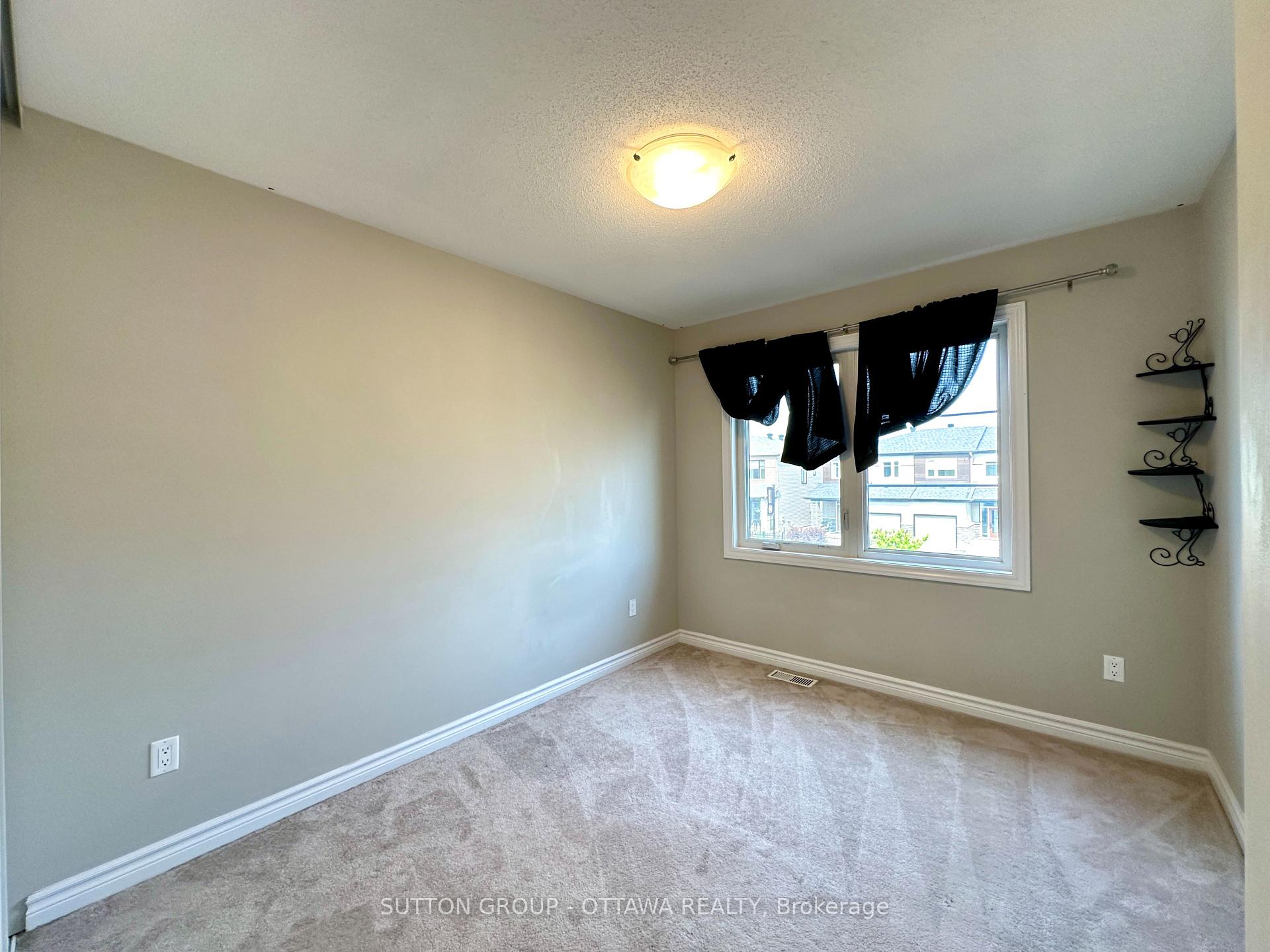 Photo 17 of 2470 Waterlilly Way, Ottawa, Barrhaven - Heritage Park — HOMEH