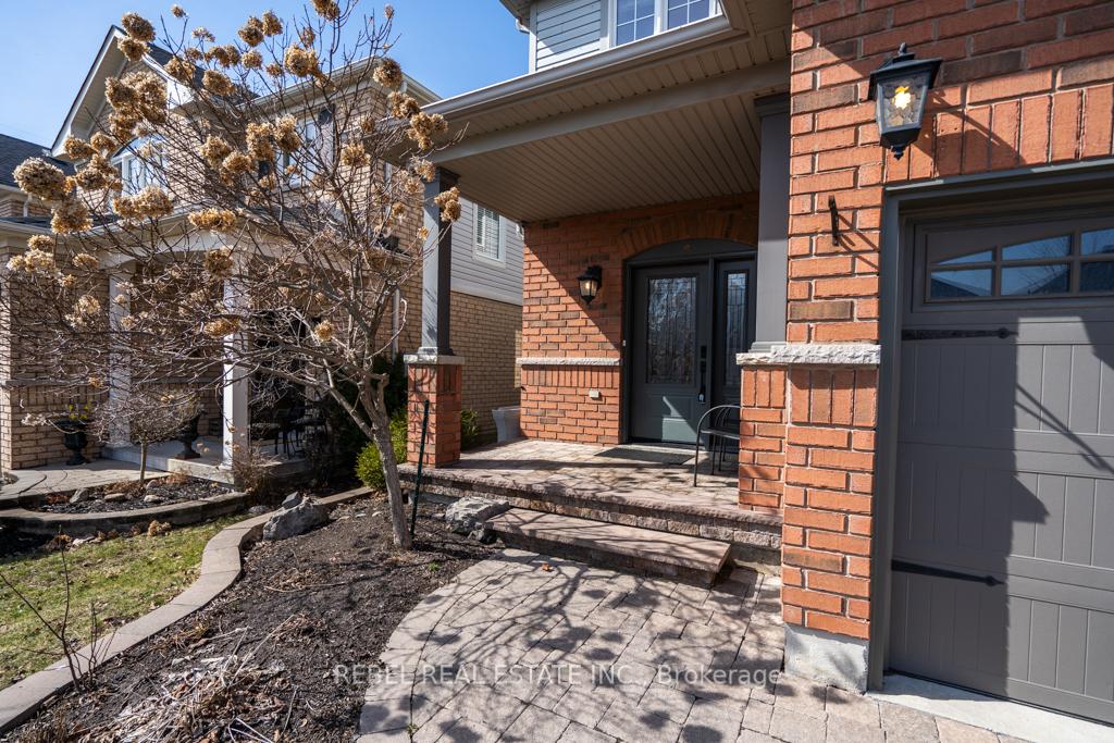 Photo 2 of 981 Ormond Drive, Oshawa, Samac — HOMEH