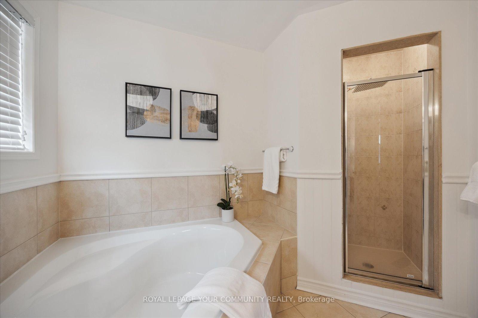 Photo 33 of 3183 Country Lane, Whitby, Williamsburg — HOMEH