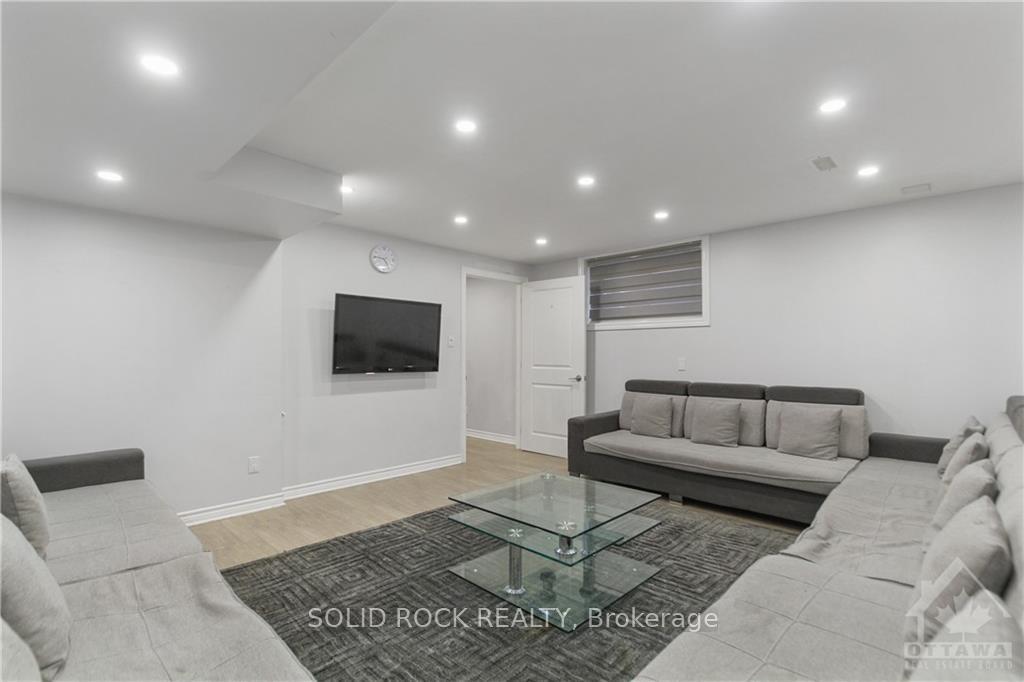 Photo 15 of 668 Decoeur Drive, Ottawa, Avalon West — HOMEH
