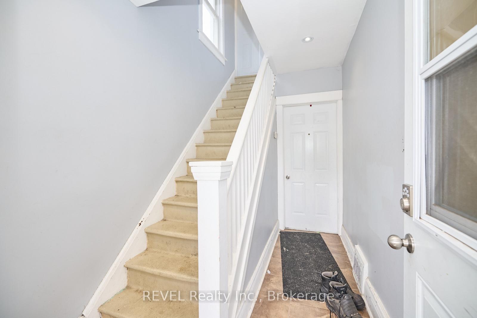 Photo 3 of 41 Albert Street, Welland, Welland Downtown — HOMEH