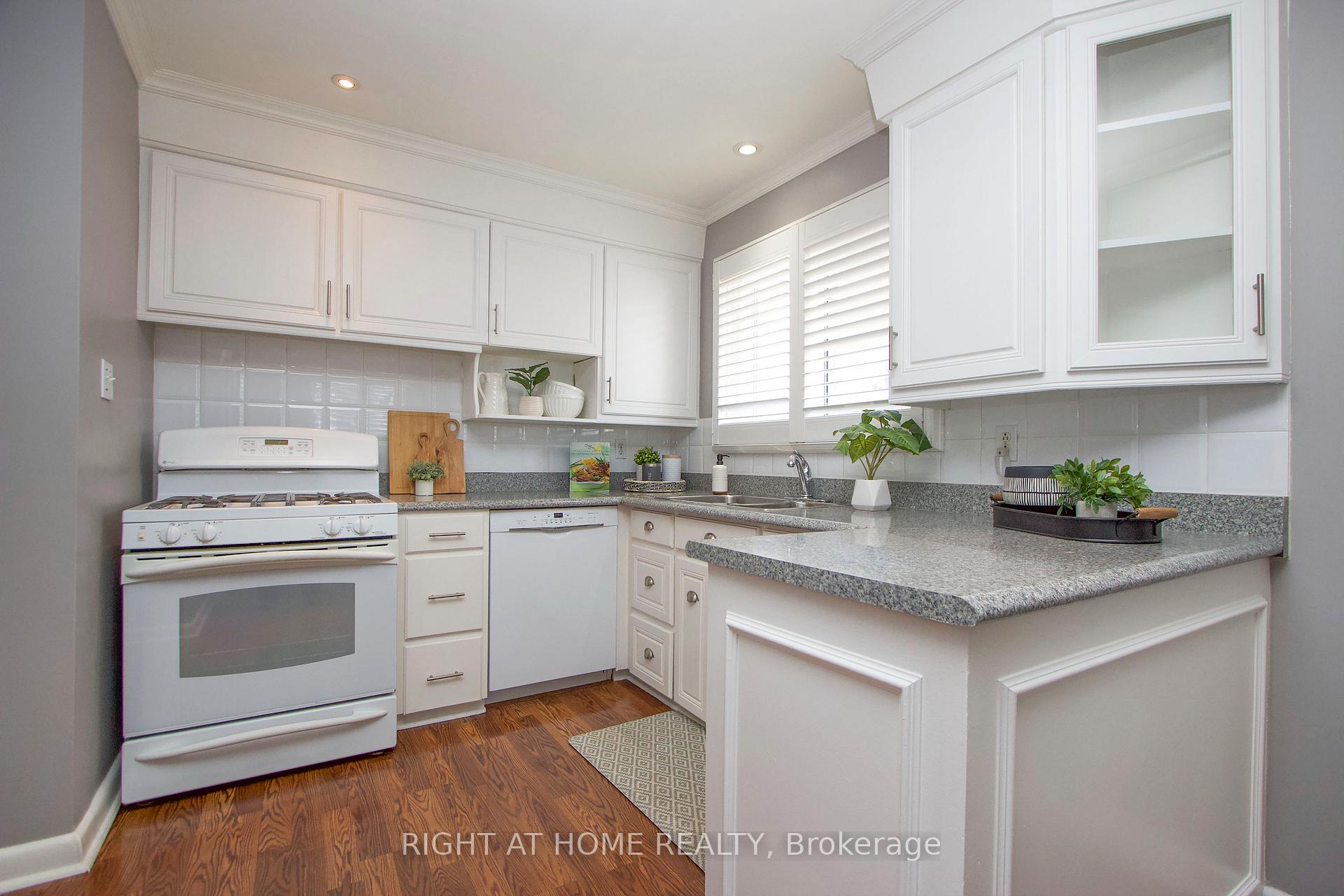 Photo 12 of 485 Fairleigh Avenue, Oshawa, McLaughlin — HOMEH
