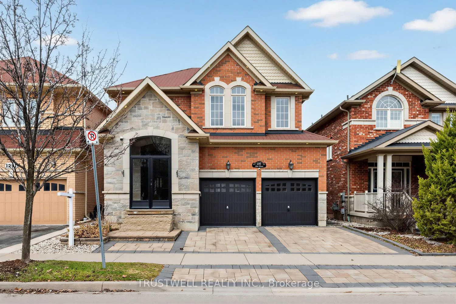 Front of 1295 Sim Place