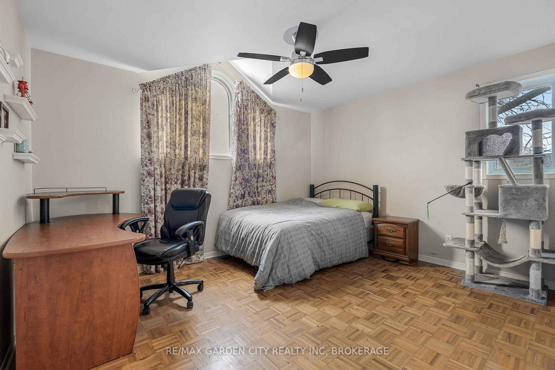 Photo 22 of 111 Green Pointe Drive, Welland, N. Welland — HOMEH
