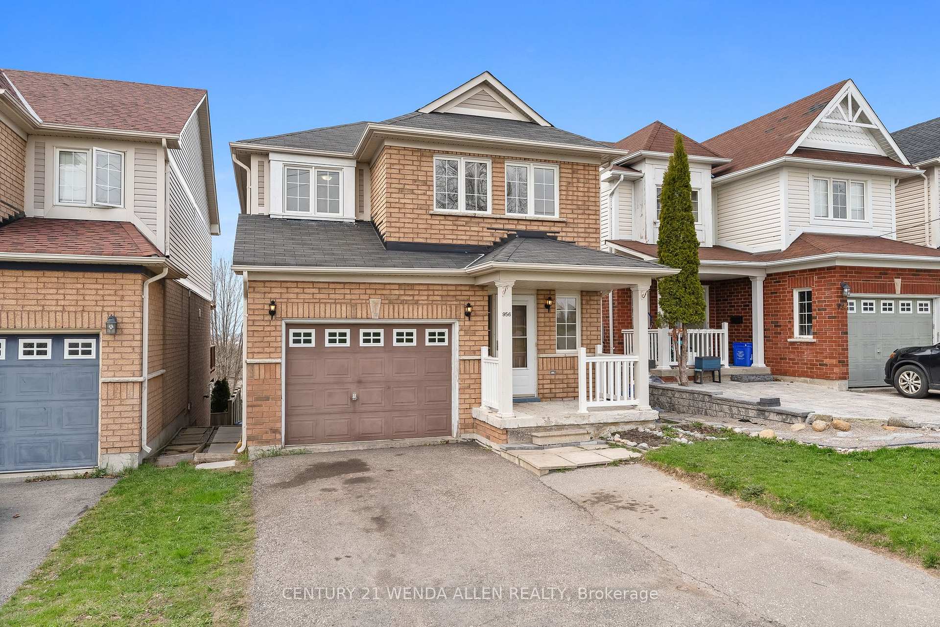 Front of 956 Townline Road S