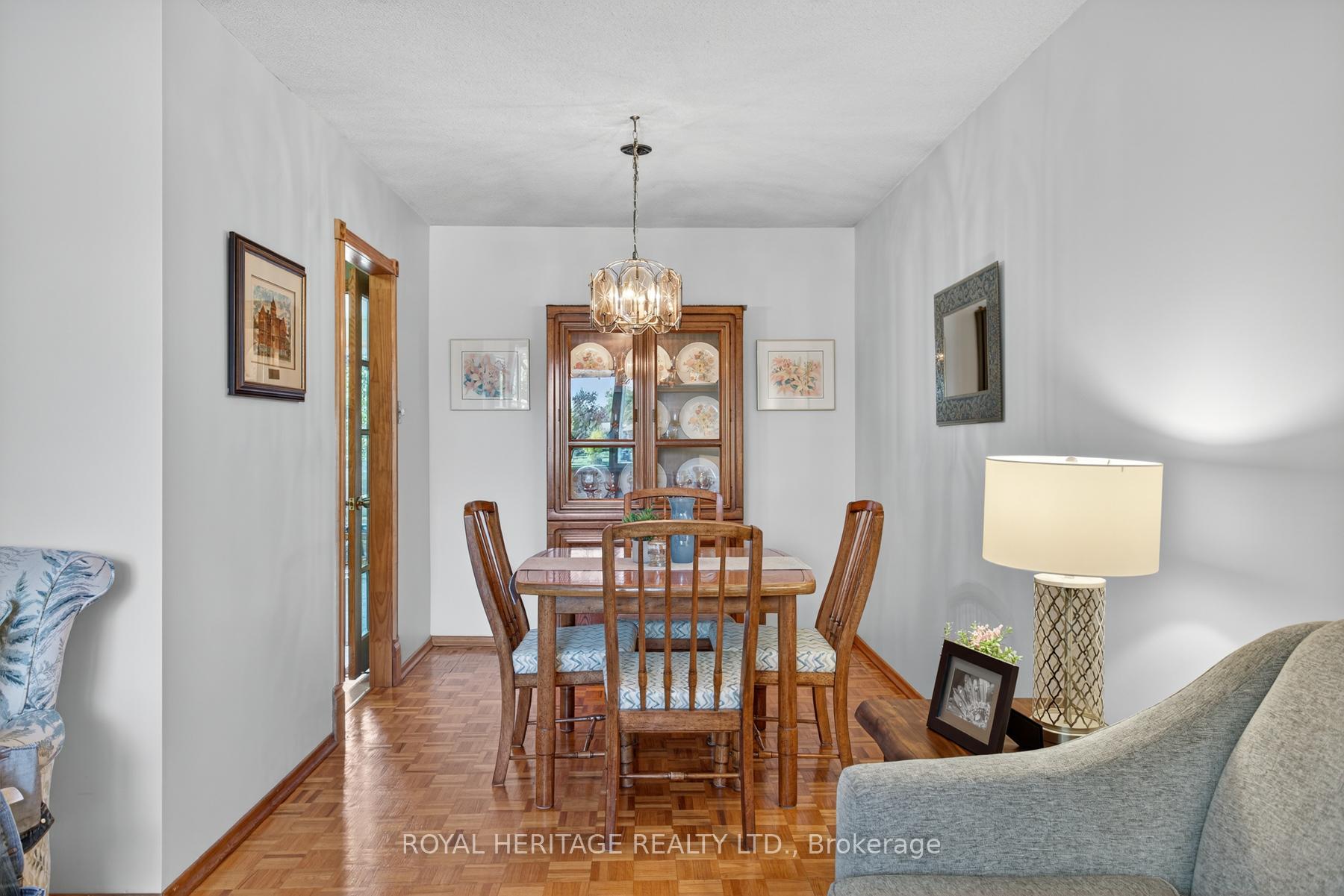 Photo 10 of 29 Rideau Crescent, Peterborough, Ashburnham Ward 4 — HOMEH