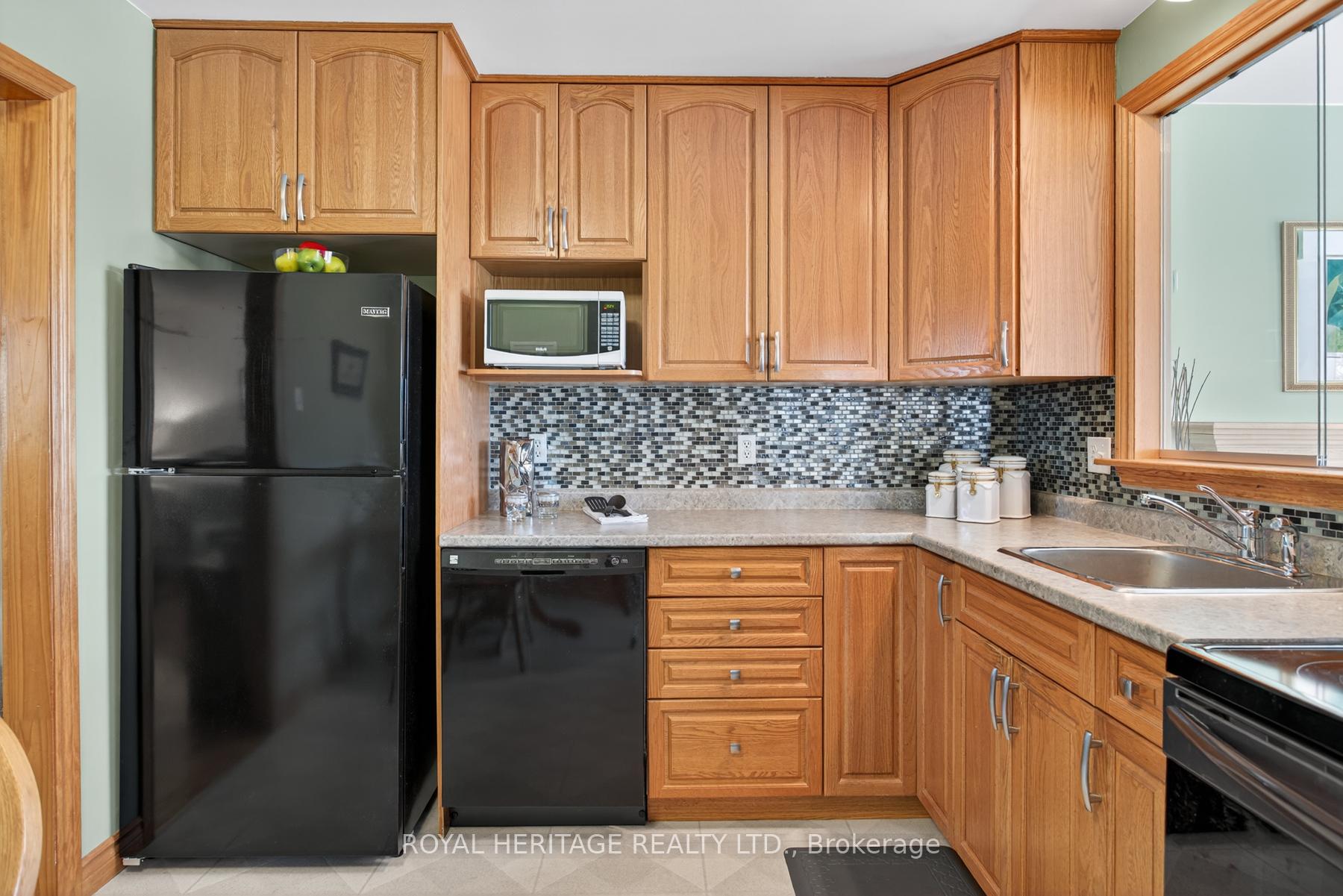 Photo 11 of 29 Rideau Crescent, Peterborough, Ashburnham Ward 4 — HOMEH