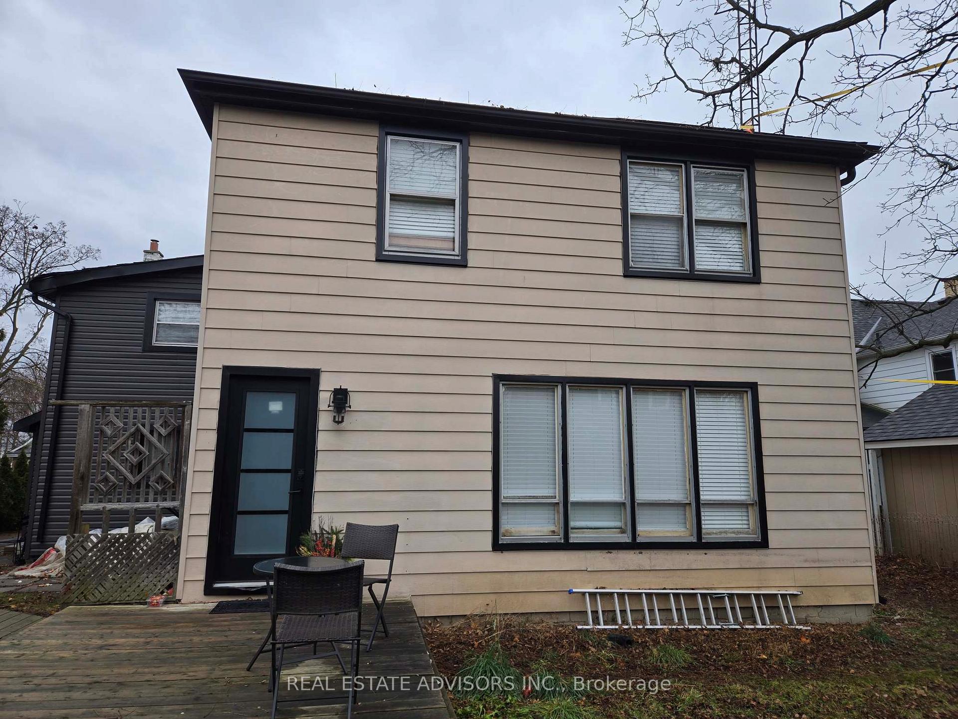 Photo 3 of 302 Byron Street N, Whitby, Downtown Whitby — HOMEH