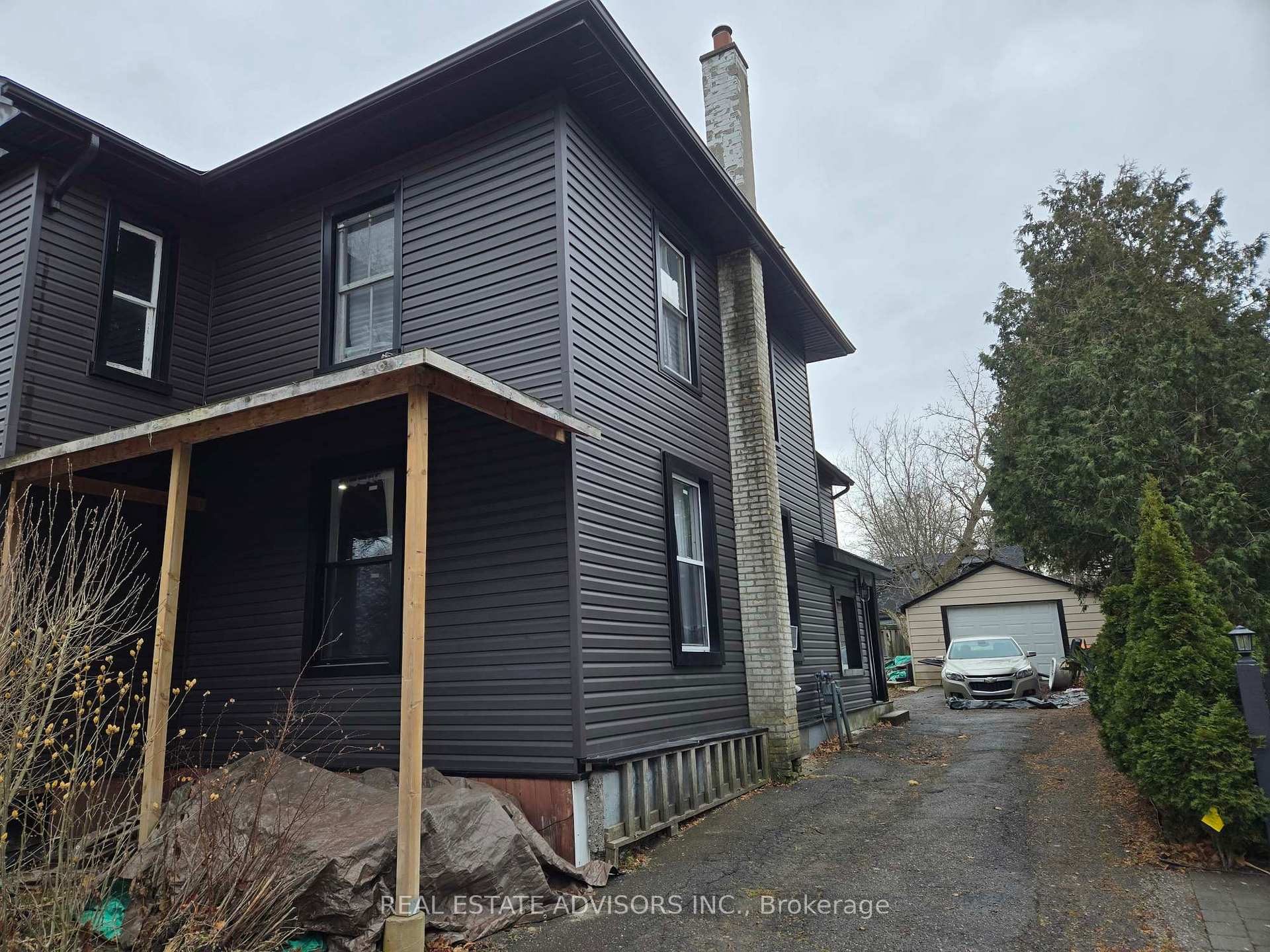 Photo 5 of 302 Byron Street N, Whitby, Downtown Whitby — HOMEH
