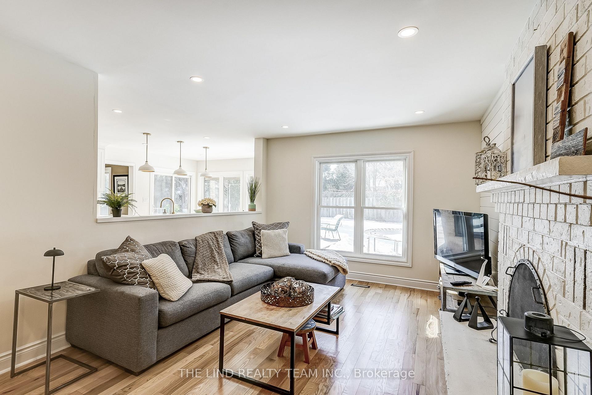 Photo 3 of 23 Petch Crescent, Aurora, Aurora Highlands — HOMEH