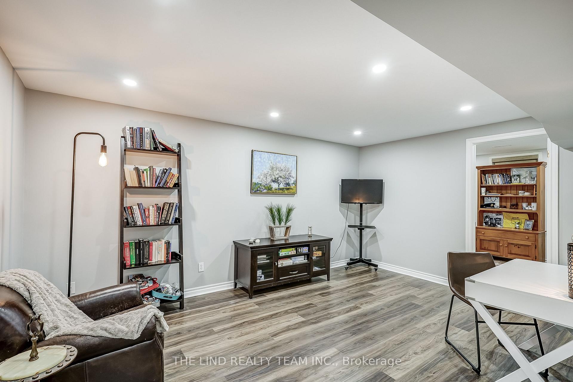 Photo 22 of 23 Petch Crescent, Aurora, Aurora Highlands — HOMEH