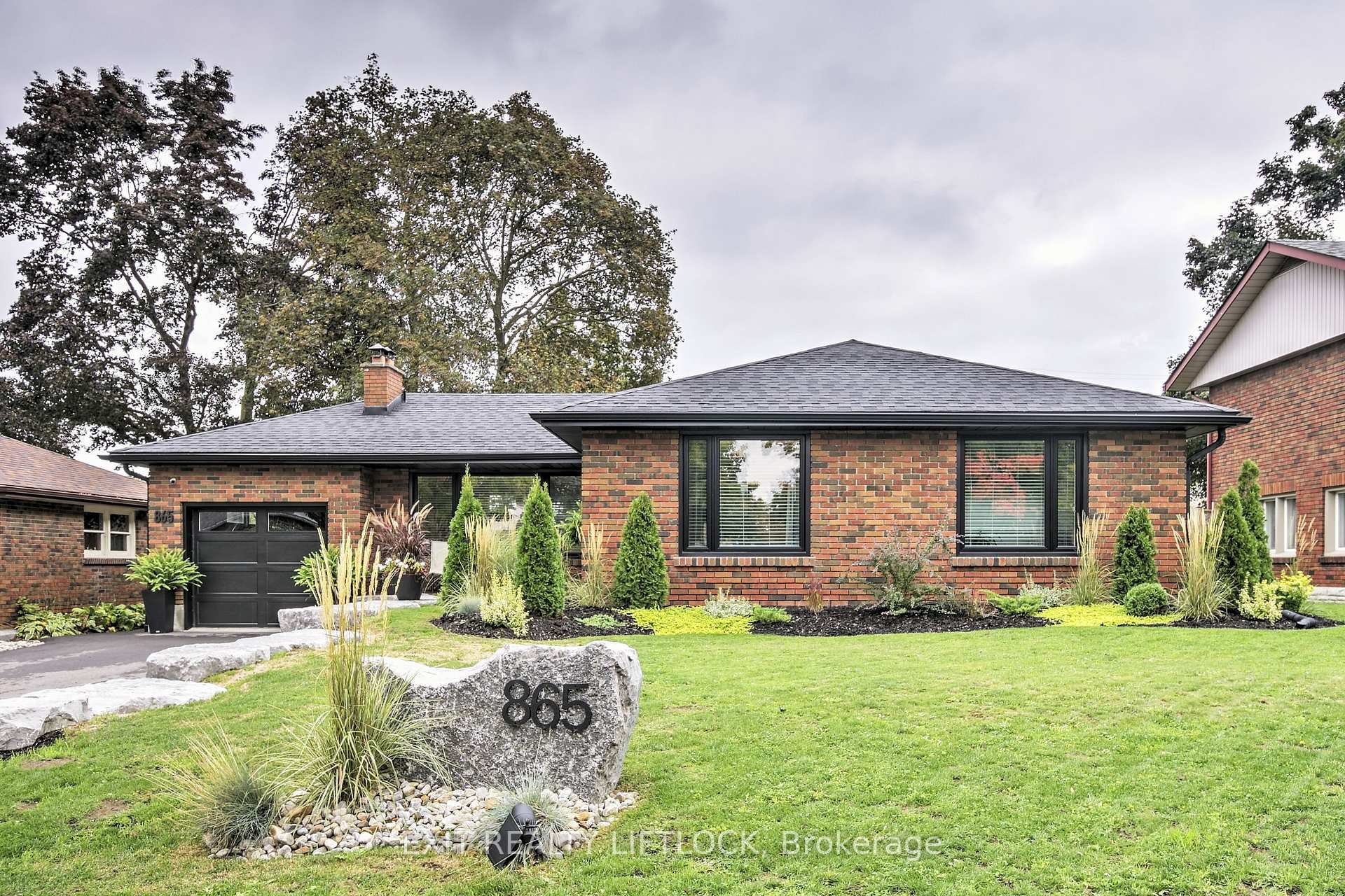 Front of 865 Kensington Drive