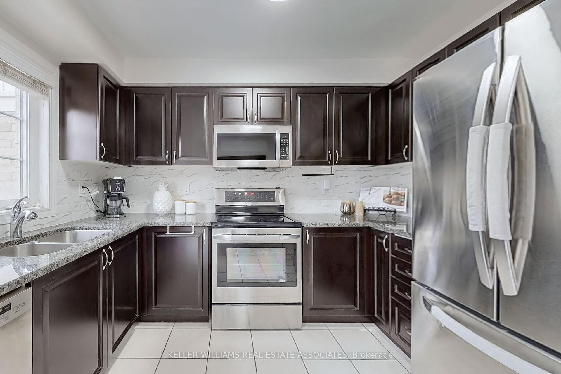 Photo 8 of 27 Benjamin Way, Whitby, Blue Grass Meadows — HOMEH