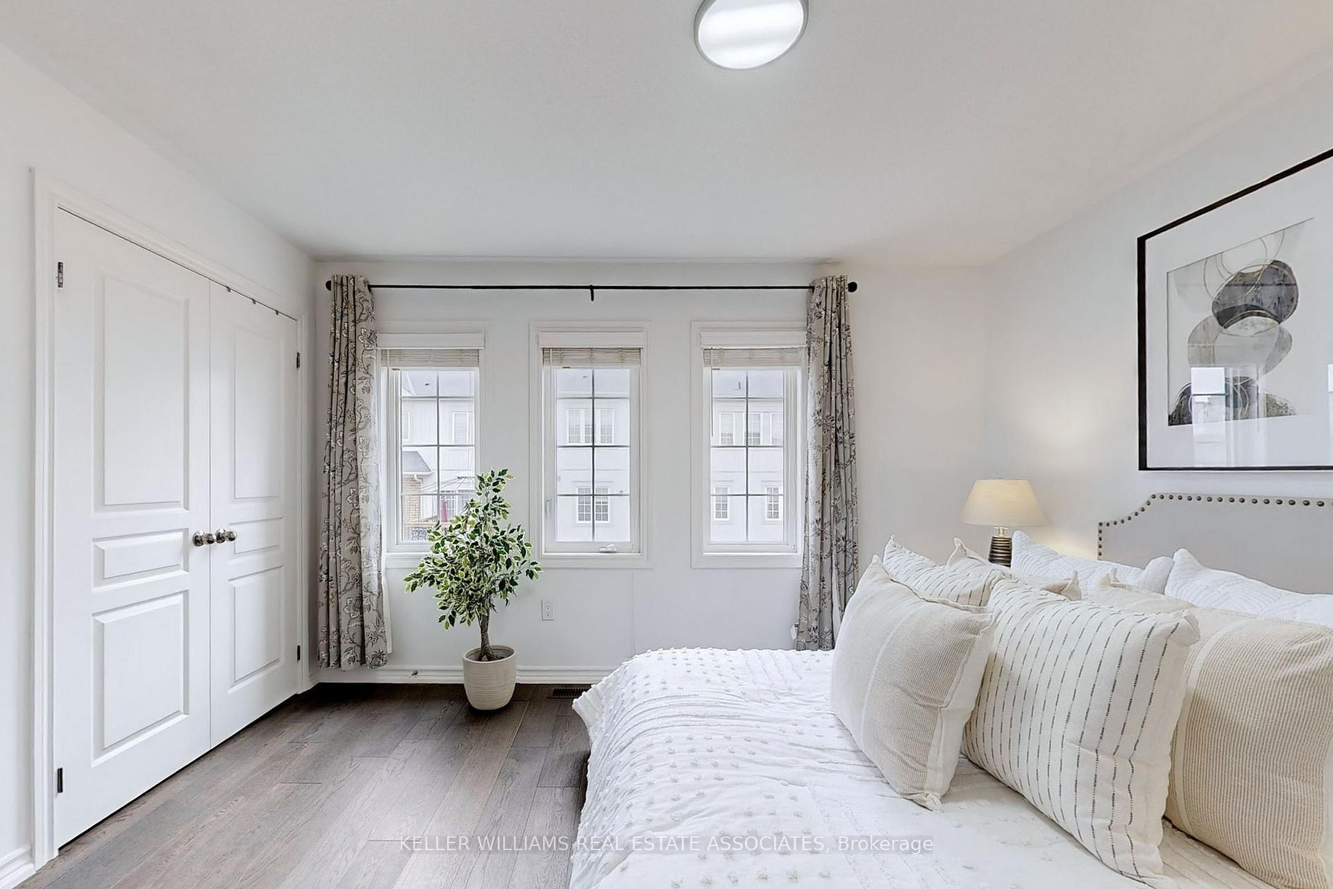 Photo 17 of 27 Benjamin Way, Whitby, Blue Grass Meadows — HOMEH
