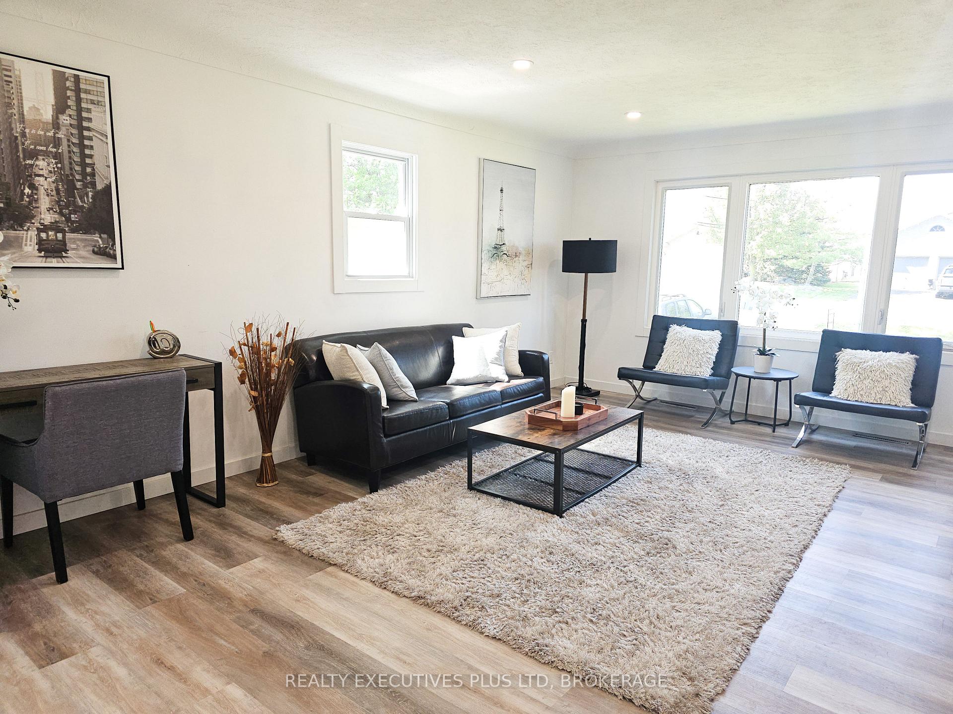 Photo 8 of 49 Quaker Road, Welland, N. Welland — HOMEH