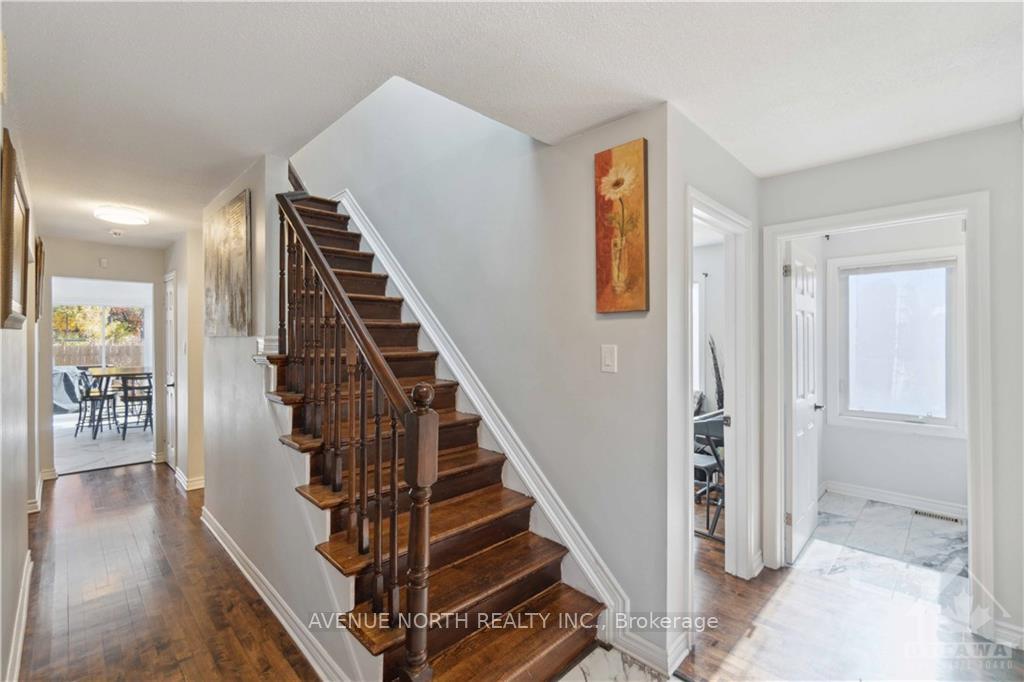 Photo 3 of 1433 Laurin Crescent, Ottawa, Bilberry Creek/Queenswood Heights — HOMEH