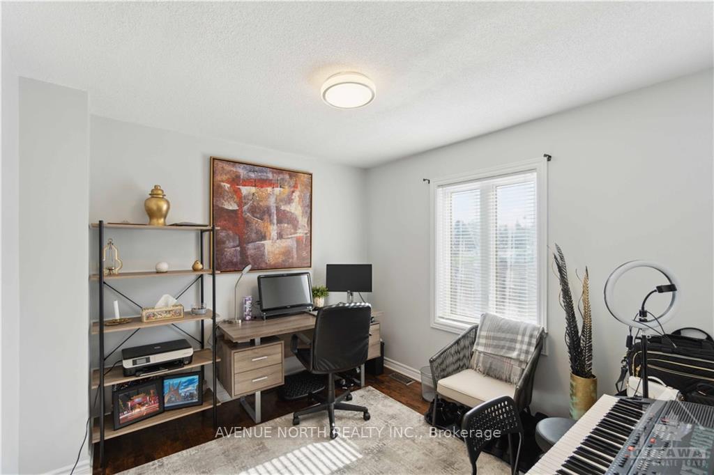 Photo 4 of 1433 Laurin Crescent, Ottawa, Bilberry Creek/Queenswood Heights — HOMEH
