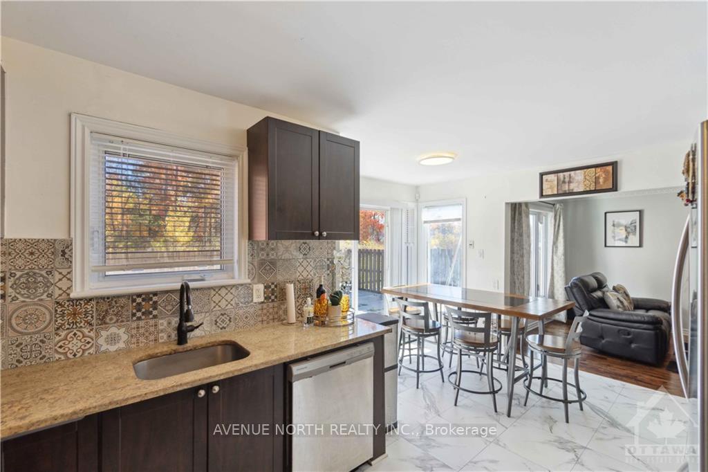 Photo 11 of 1433 Laurin Crescent, Ottawa, Bilberry Creek/Queenswood Heights — HOMEH