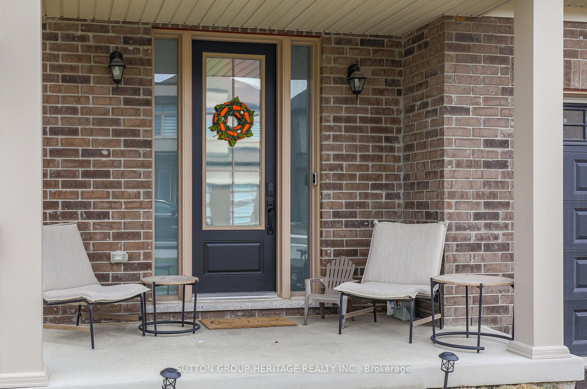 Photo 2 of 989 Lockie Drive, Oshawa, Kedron — HOMEH