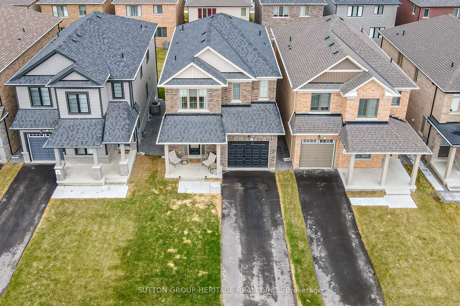 Photo 3 of 989 Lockie Drive, Oshawa, Kedron — HOMEH
