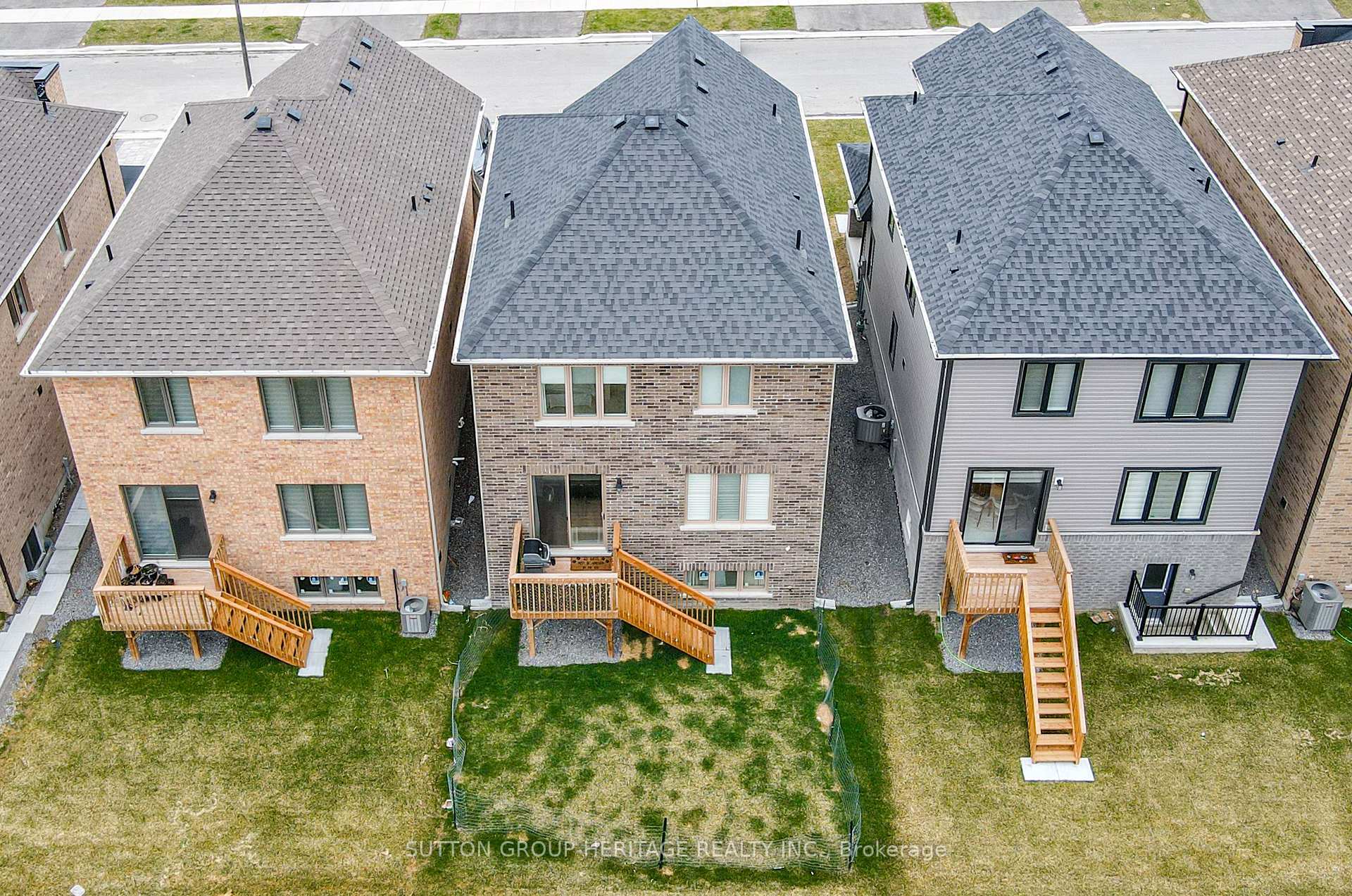 Photo 6 of 989 Lockie Drive, Oshawa, Kedron — HOMEH