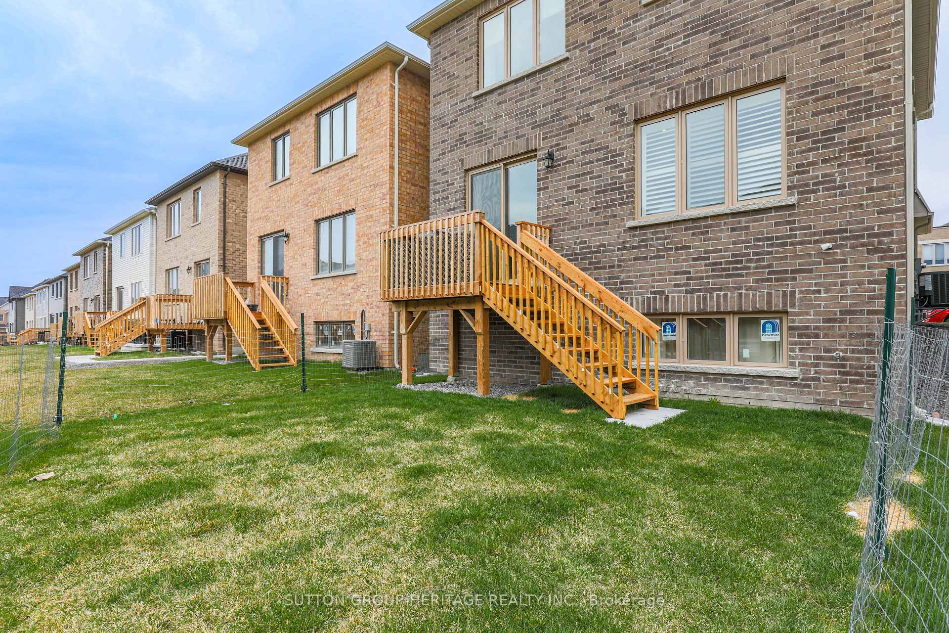 Photo 10 of 989 Lockie Drive, Oshawa, Kedron — HOMEH