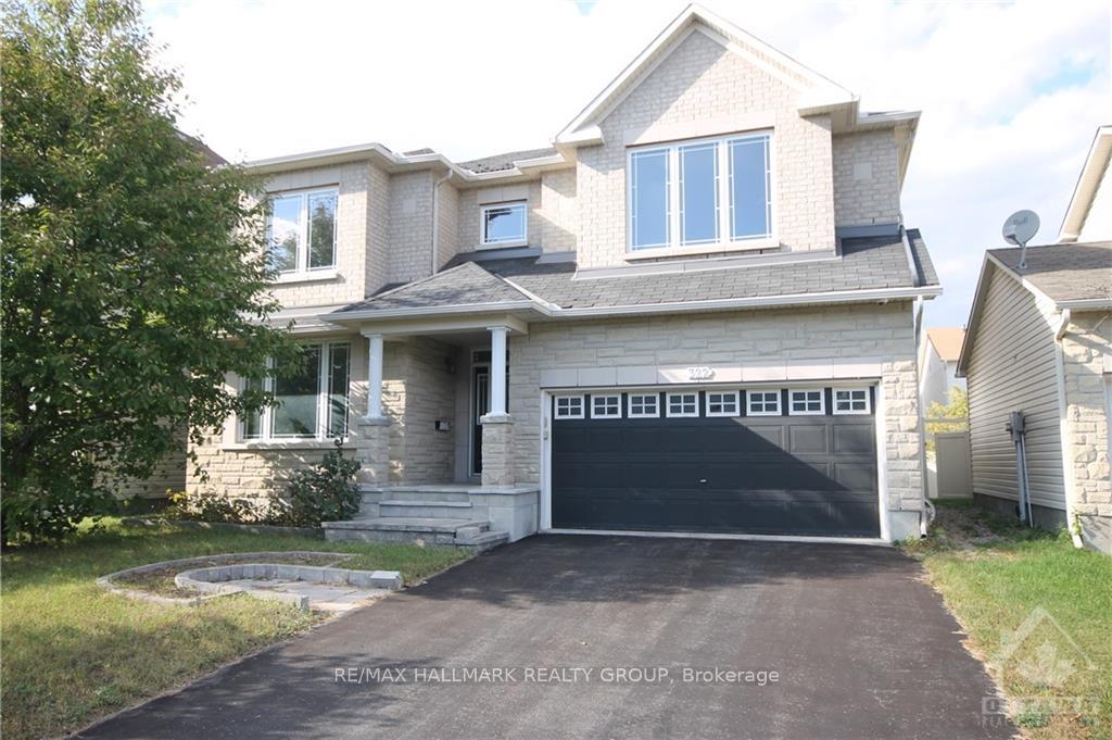 Front of 322 Fairlakes Way