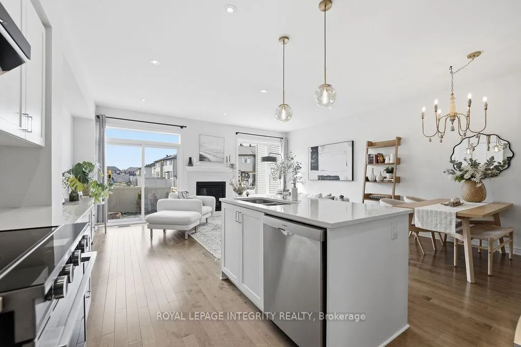 Photo 12 of 535 Borbridge Avenue, Ottawa, Riverside South/Gloucester Glen — HOMEH