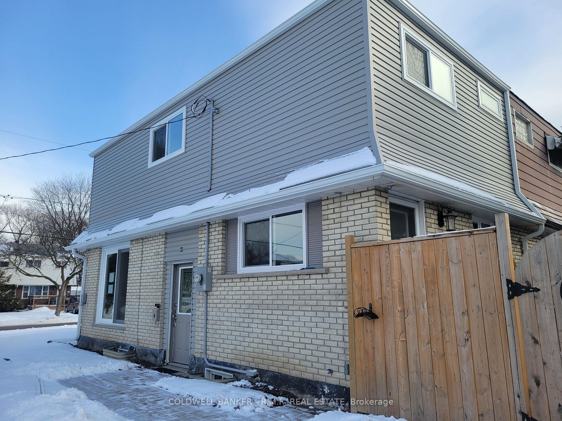 Photo 2 of 581 Radisson Avenue, Oshawa, Vanier — HOMEH