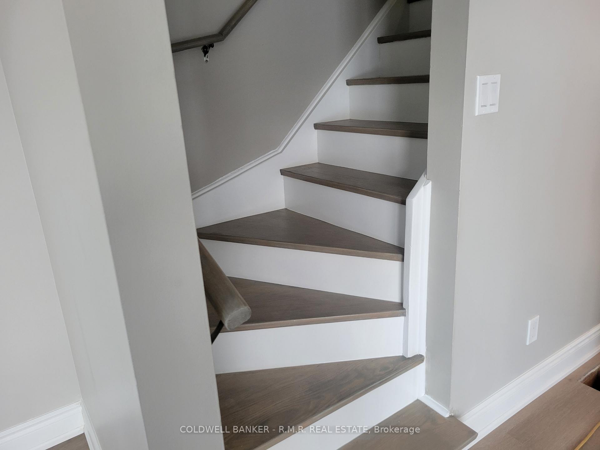 Photo 9 of 581 Radisson Avenue, Oshawa, Vanier — HOMEH