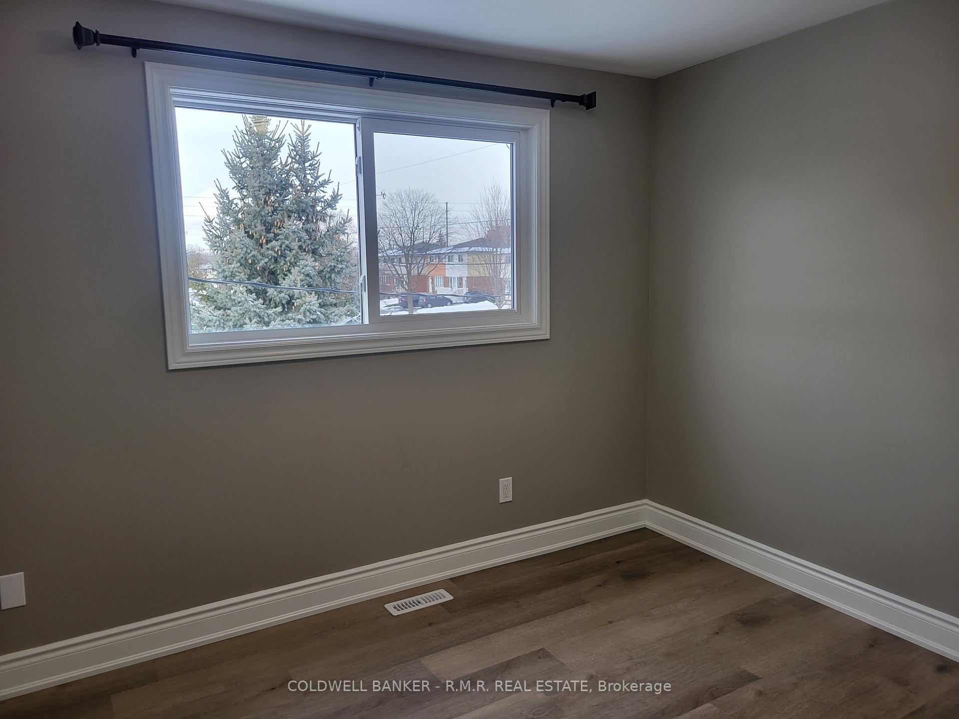 Photo 12 of 581 Radisson Avenue, Oshawa, Vanier — HOMEH