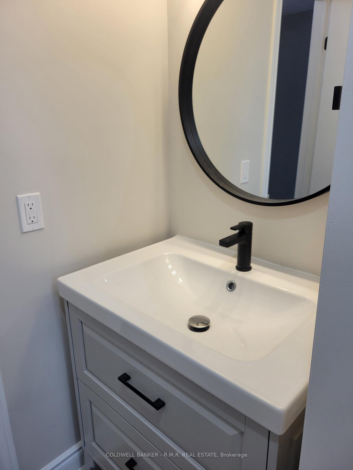 Photo 17 of 581 Radisson Avenue, Oshawa, Vanier — HOMEH
