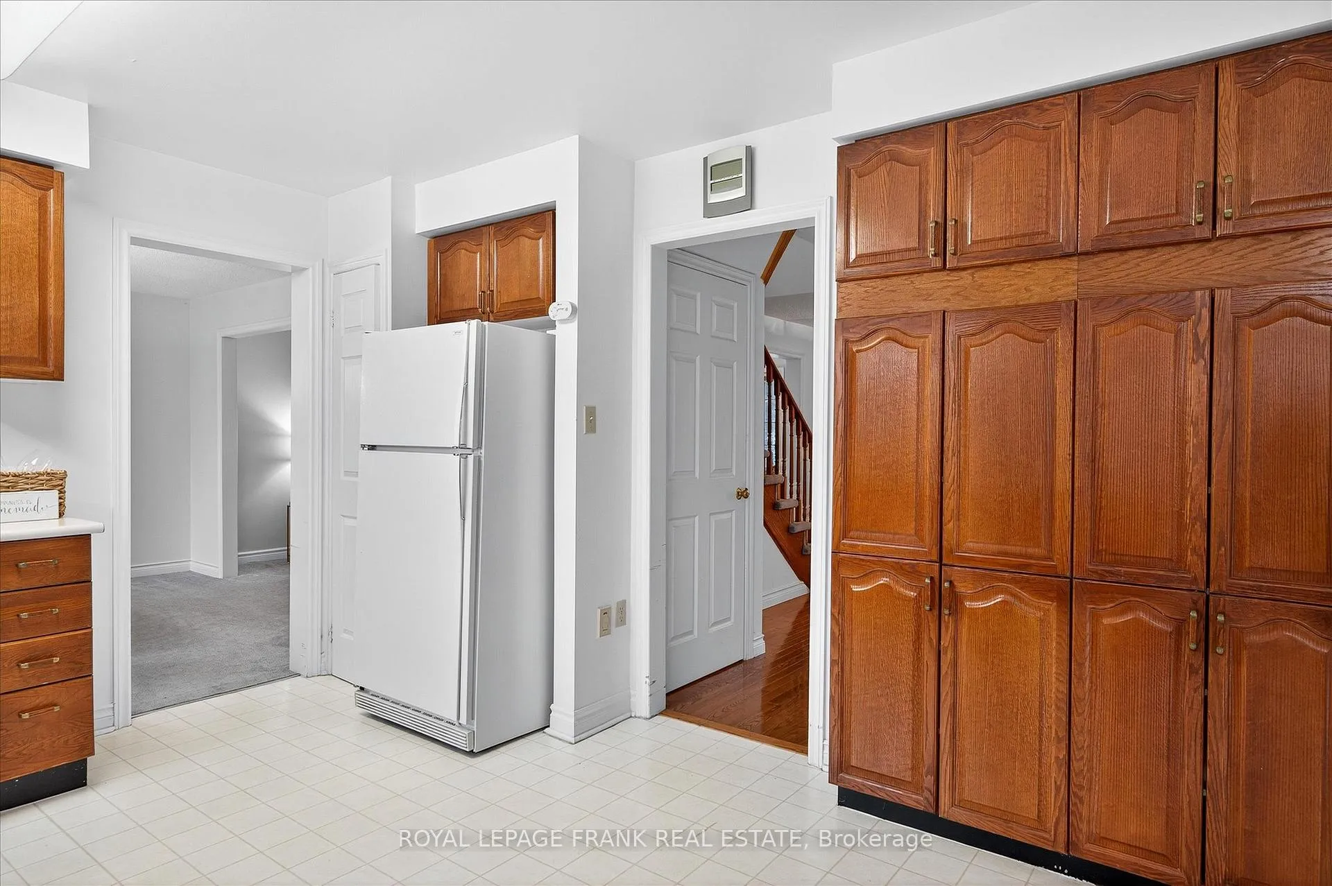 Photo 11 of 544 Fortye Drive, Peterborough, Otonabee Ward 1 — HOMEH