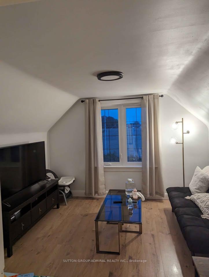 Photo 11 of 214 Jackson Avenue, Oshawa, Central — HOMEH