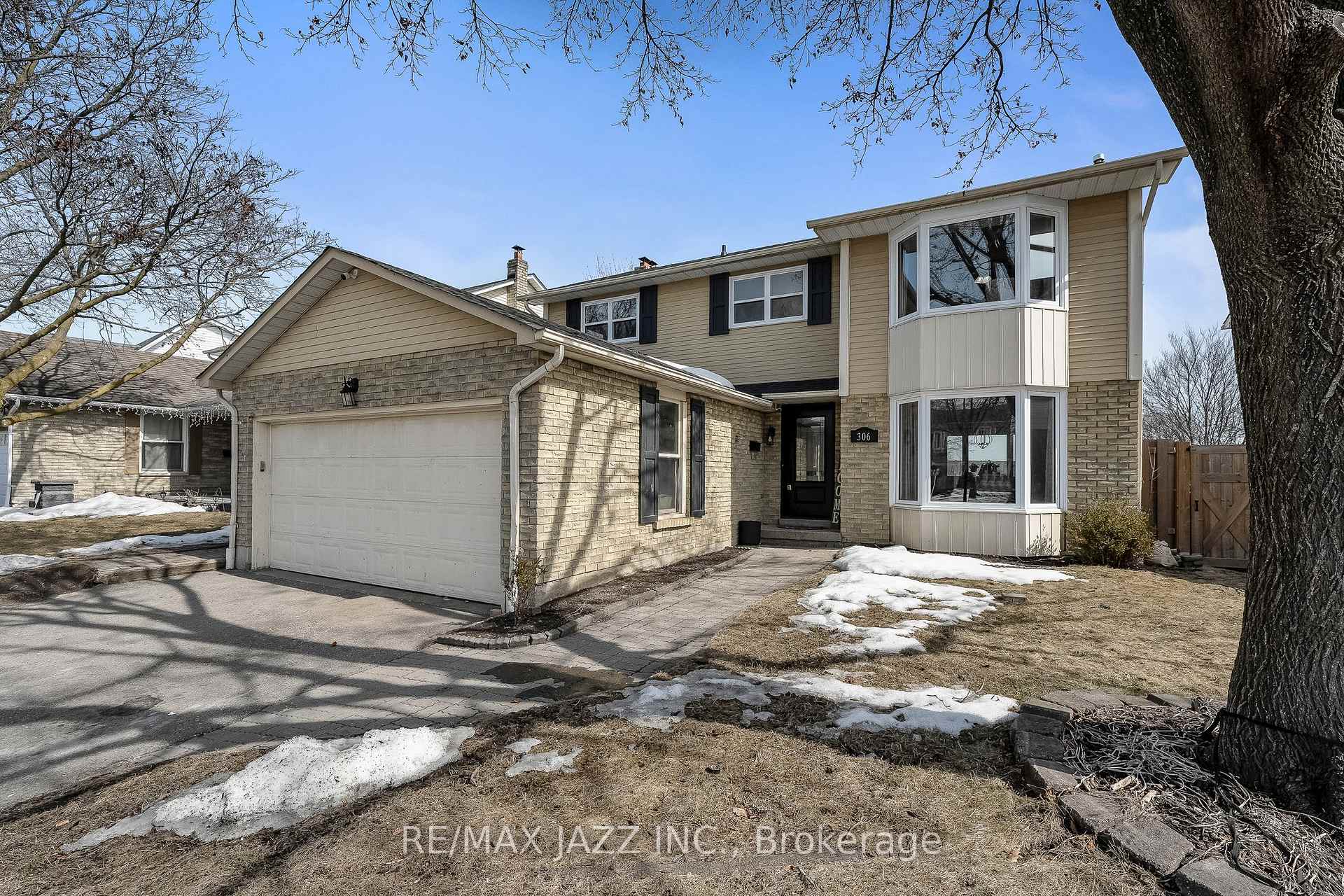 Front of 306 Prince Of Wales Drive
