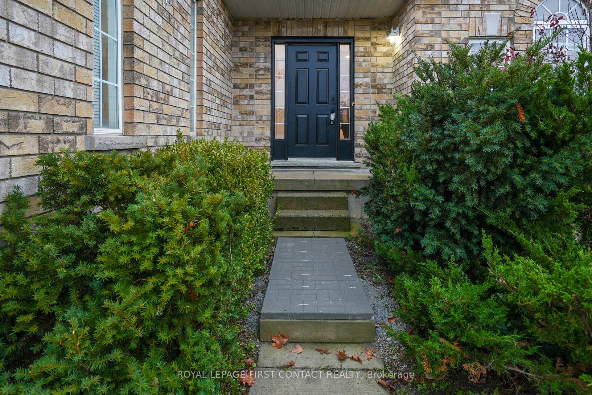 Photo 3 of 79 Sproule Drive, Barrie, Edgehill Drive — HOMEH