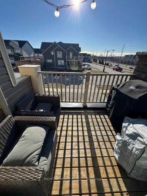 Photo 11 of 45 Great Gabe Crescent, Oshawa, Windfields — HOMEH