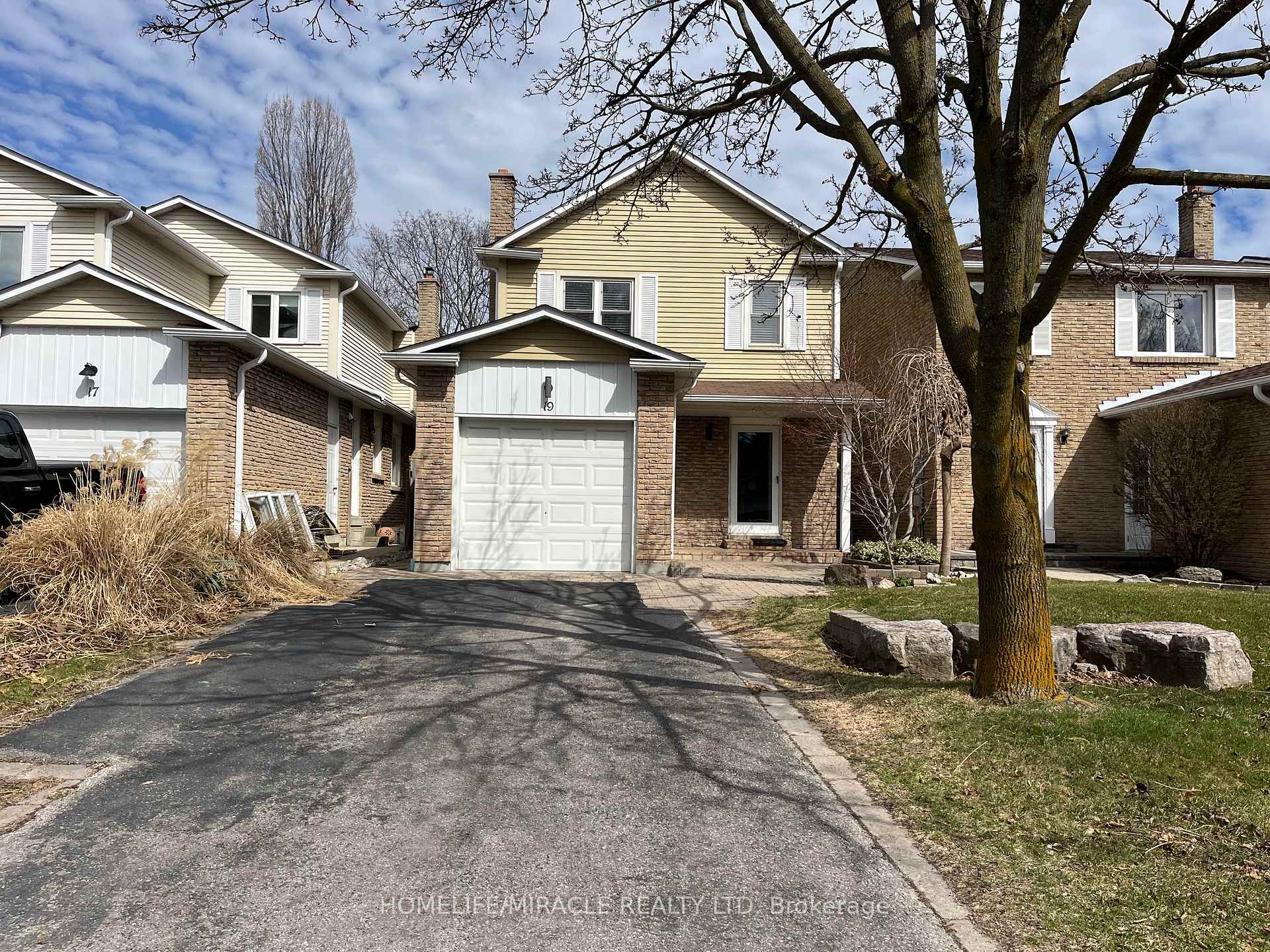 Photo 1 of 19 Teresa Drive, Whitby, Downtown Whitby — HOMEH