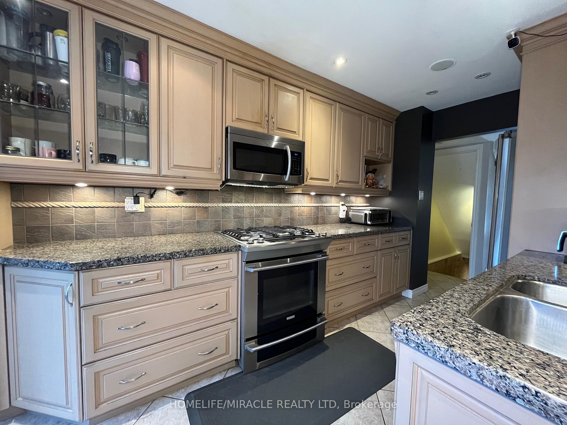Photo 6 of 19 Teresa Drive, Whitby, Downtown Whitby — HOMEH