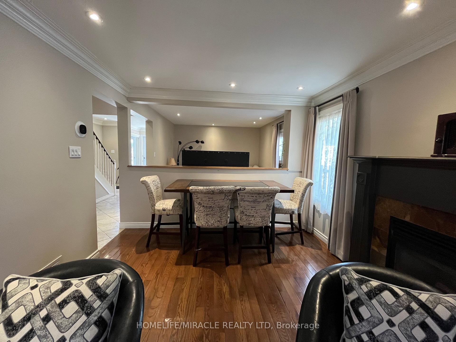 Photo 13 of 19 Teresa Drive, Whitby, Downtown Whitby — HOMEH