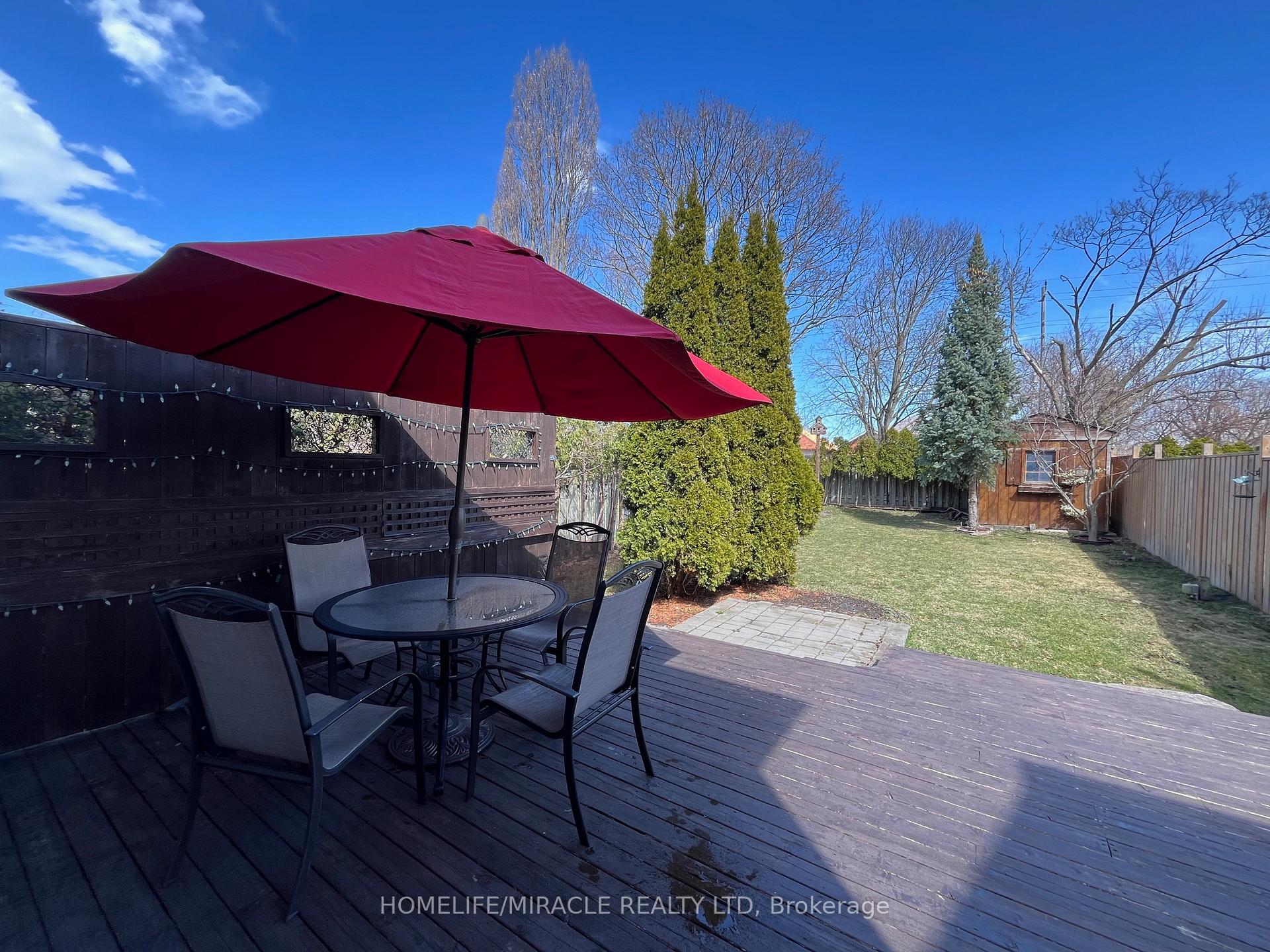 Photo 17 of 19 Teresa Drive, Whitby, Downtown Whitby — HOMEH