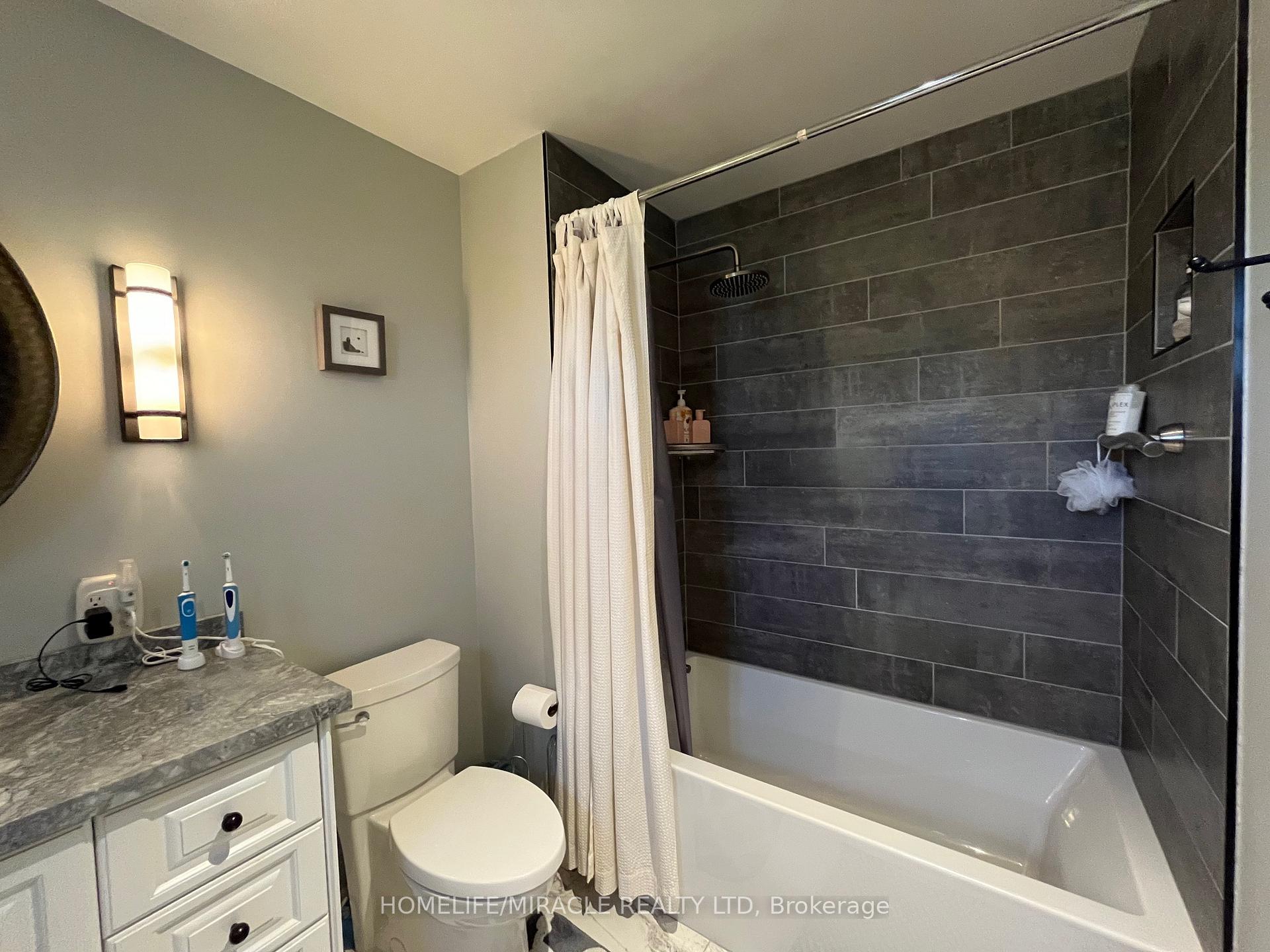 Photo 27 of 19 Teresa Drive, Whitby, Downtown Whitby — HOMEH