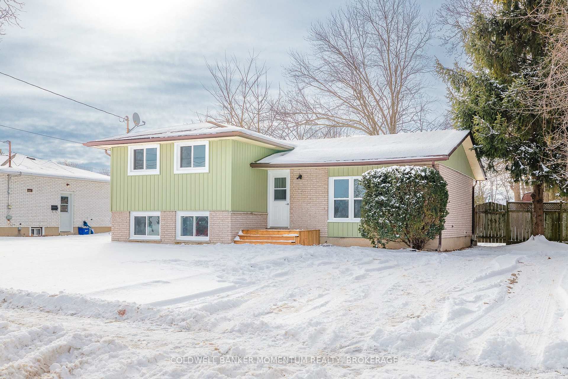 Front of 85 Woodlawn Road