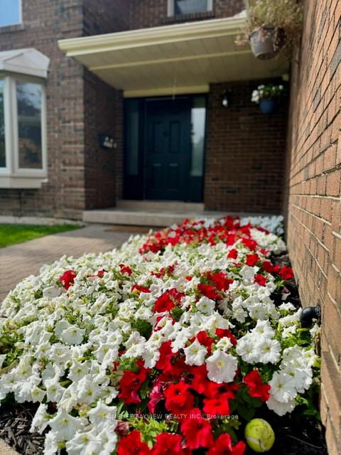 Photo 3 of 7 Hailey Hollow, Barrie, Letitia Heights — HOMEH
