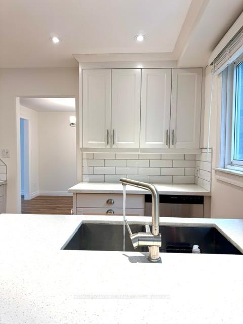 Photo 24 of 7 Hailey Hollow, Barrie, Letitia Heights — HOMEH