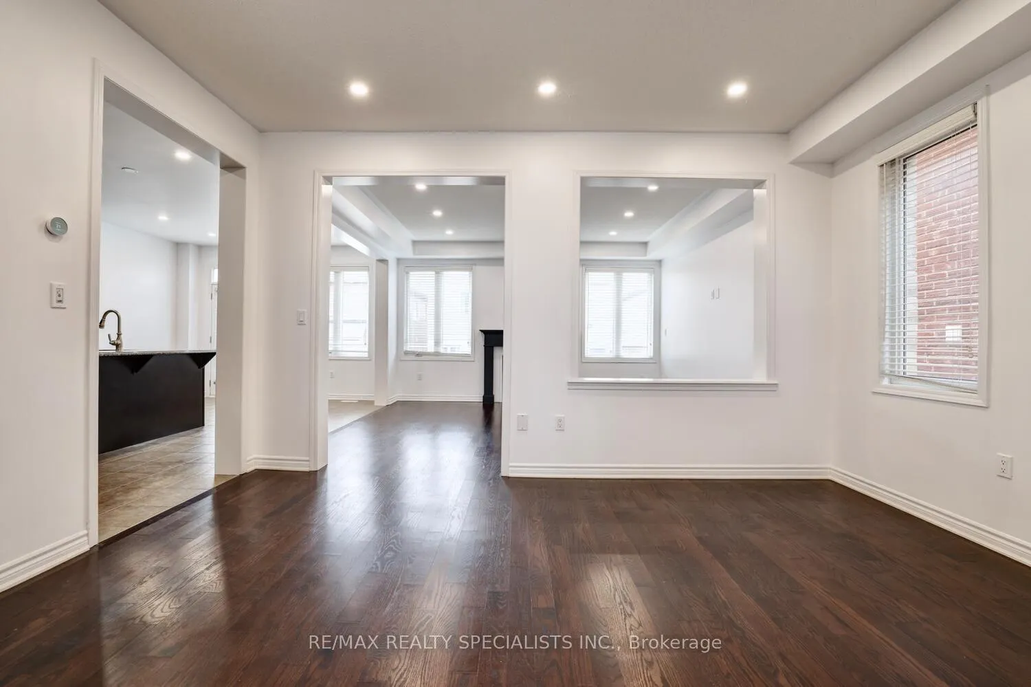 Photo 5 of 8 Rottenburg Crescent, Milton, Willmott — HOMEH