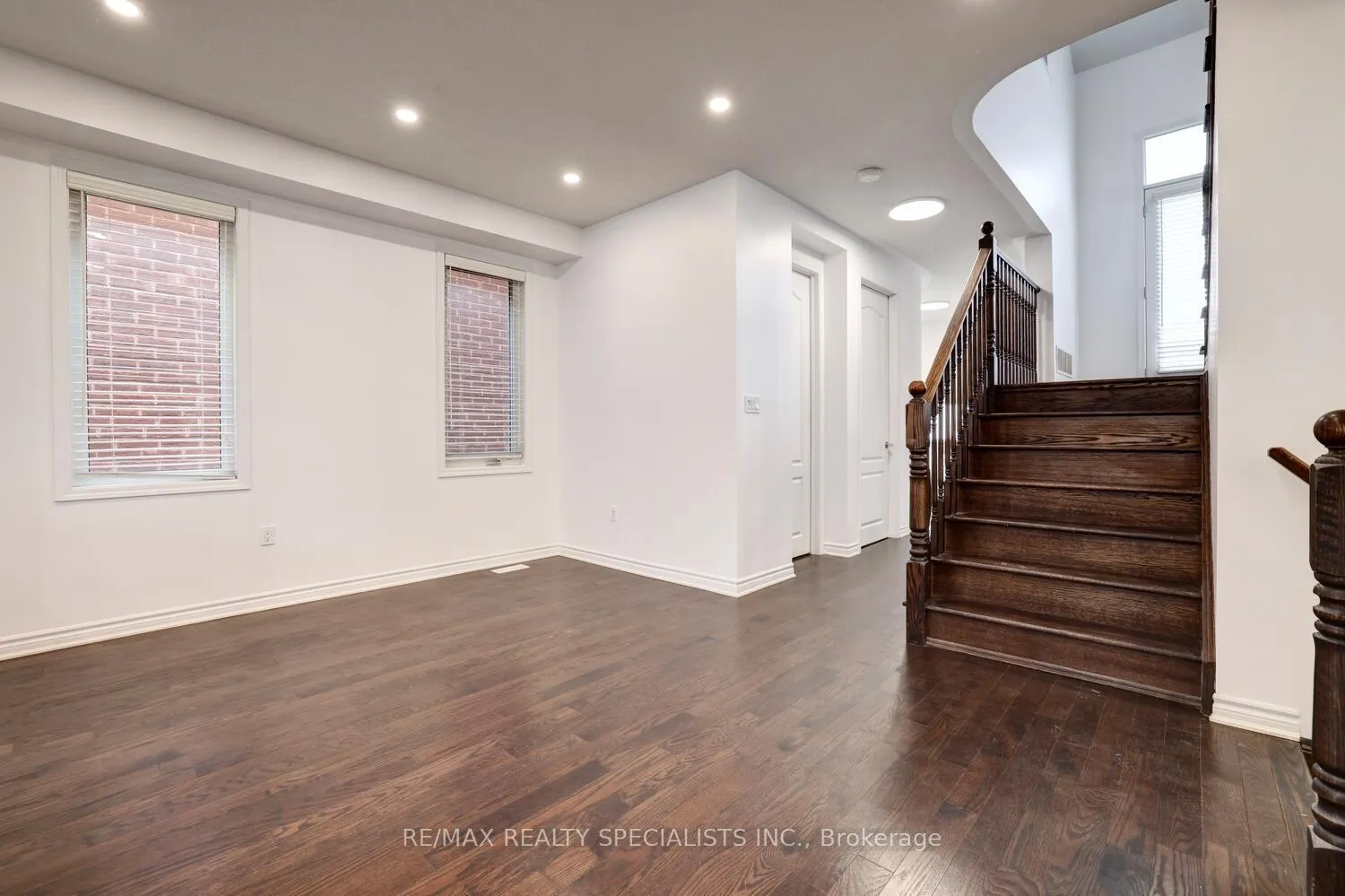 Photo 9 of 8 Rottenburg Crescent, Milton, Willmott — HOMEH