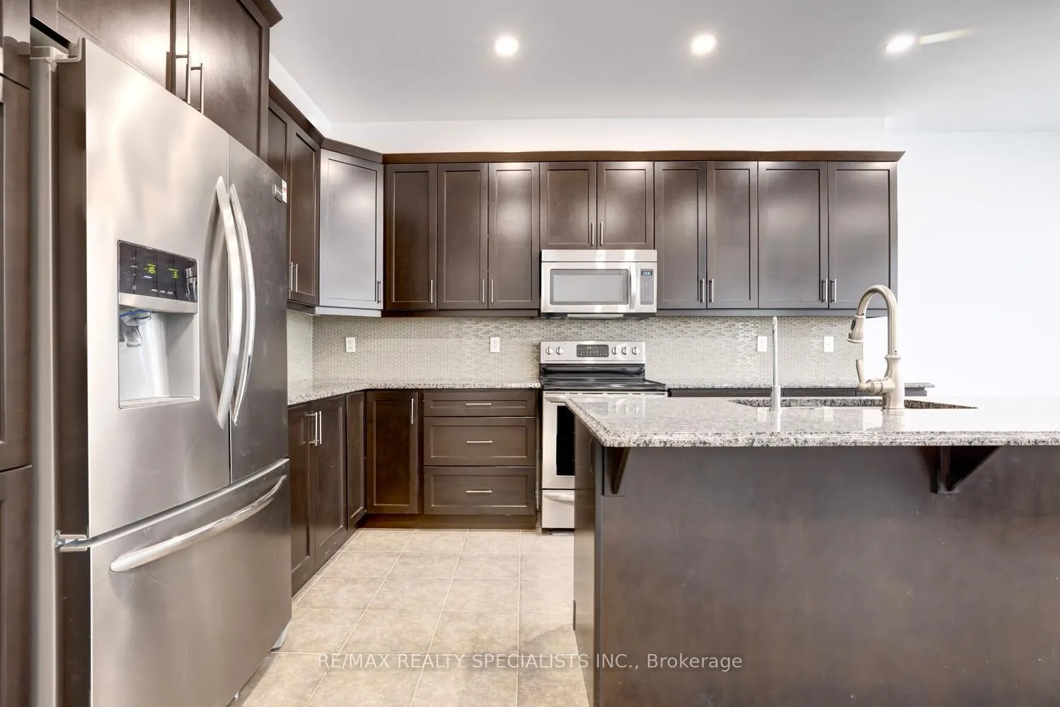 Photo 13 of 8 Rottenburg Crescent, Milton, Willmott — HOMEH